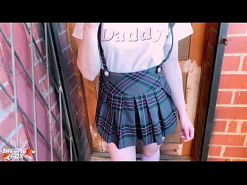 ❤️ Schoolgirl Sucks a dick gu domhainn agus fucks an àite clasaichean. ❤❌ Gnè càileachd leinn ❤